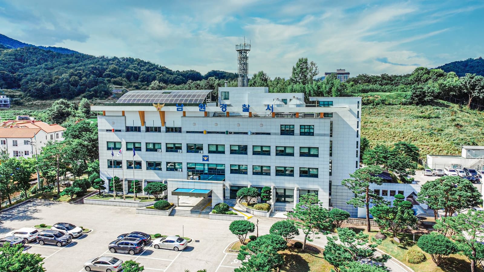 남원 아파트 현관문에 간장 뿌리고 래커칠…보복 대행 범죄 의심